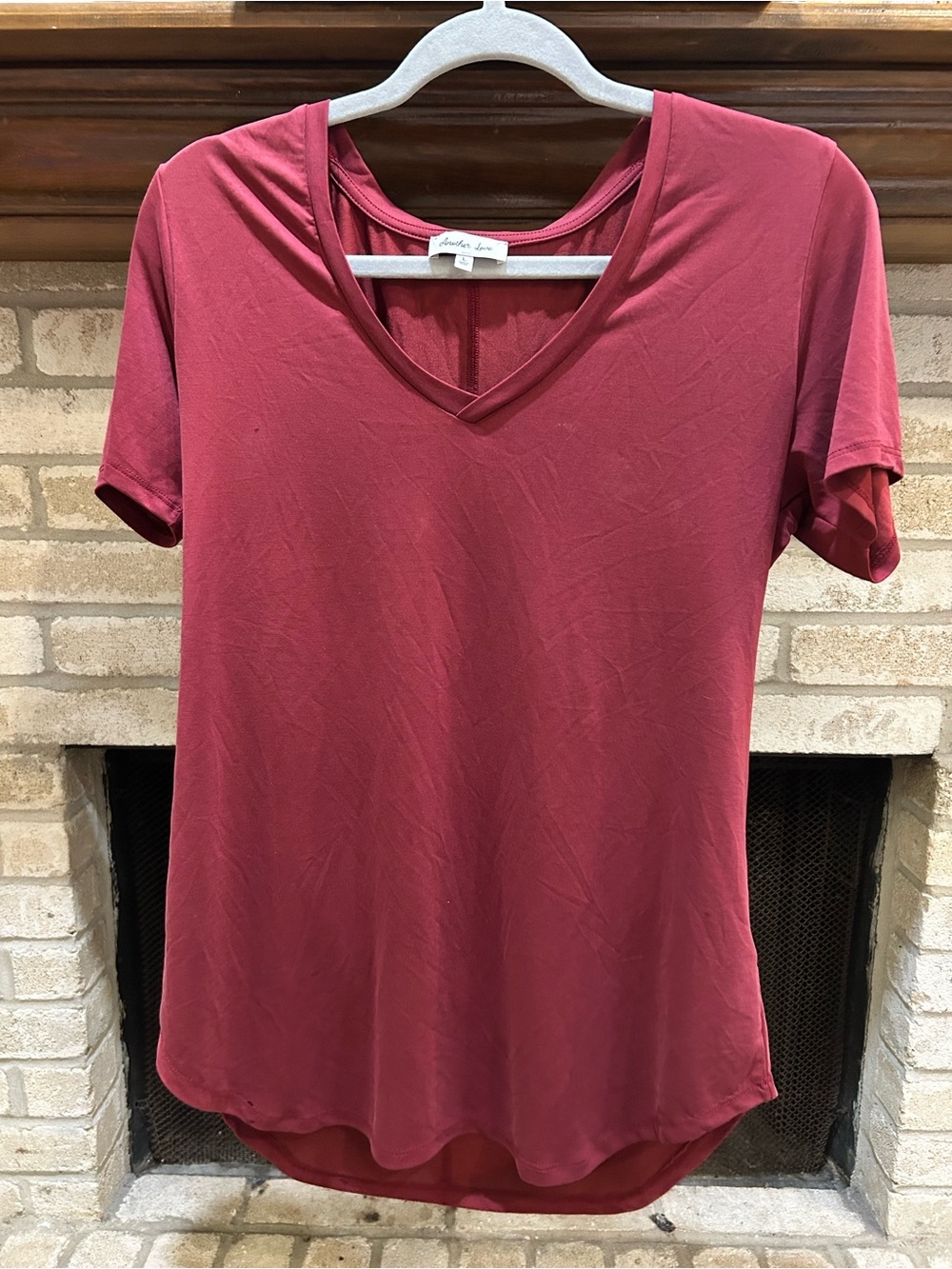 Another Love Women's V-Neck Short Sleeve Top in Wine EUC